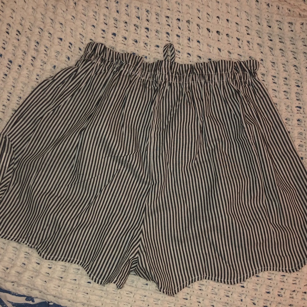 Cloth Drawstring Shorts - Picture 3 of 3